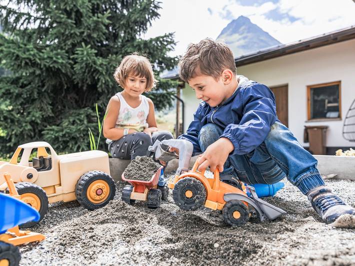 Ferienwohnung für 4 Personen, mit Balkon und Terrasse sowie Garten in Galtür - 2
