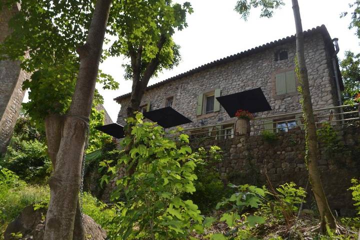 Location de vacances pour 4 personnes, avec jardin ainsi que vue et sauna dans Neyrac les Bains - 4