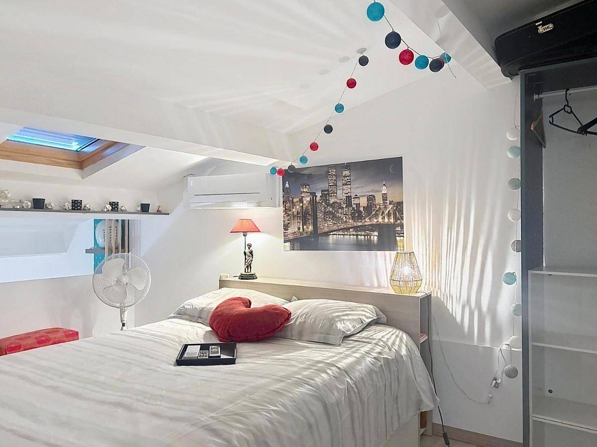 Appartement entier, Sunny La Ciotat 1 ch 2 lits duplex climatisé 100m mer et port in La Ciotat, Région de Marseille