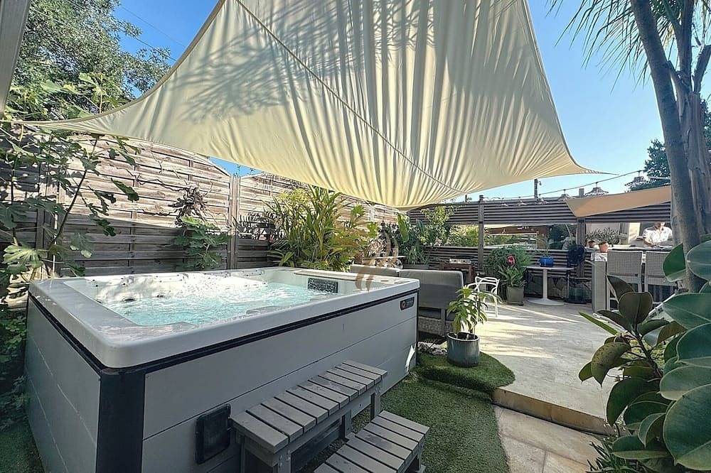 House La Palmeraie 4p-Garden-wifi-park-jacuzzi in Biot, Cannes region