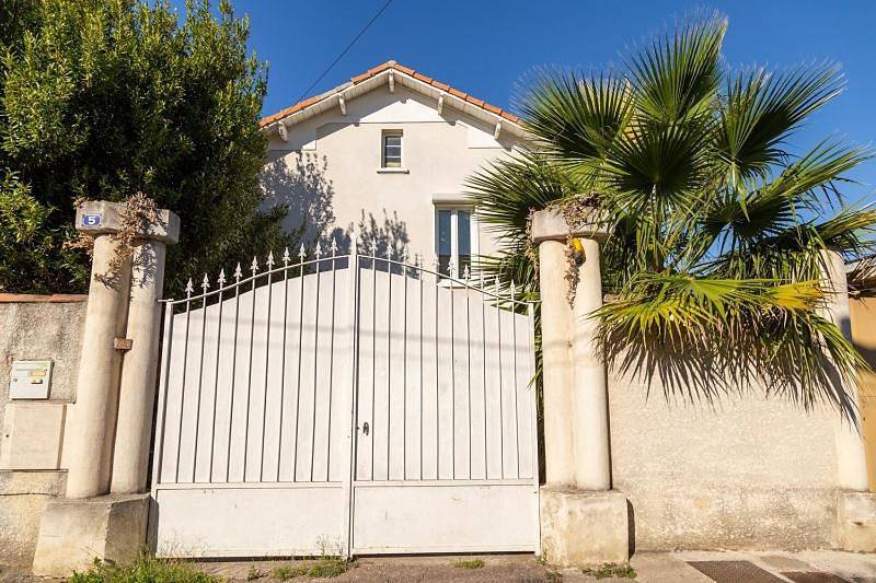 Appartement entier, T3 Zen 5min d'Avignon piscine partagée in Le Pontet, Vaucluse