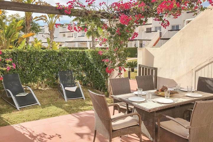 Apartamento de vacaciones para 6 personas, con terraza y piscina - 1