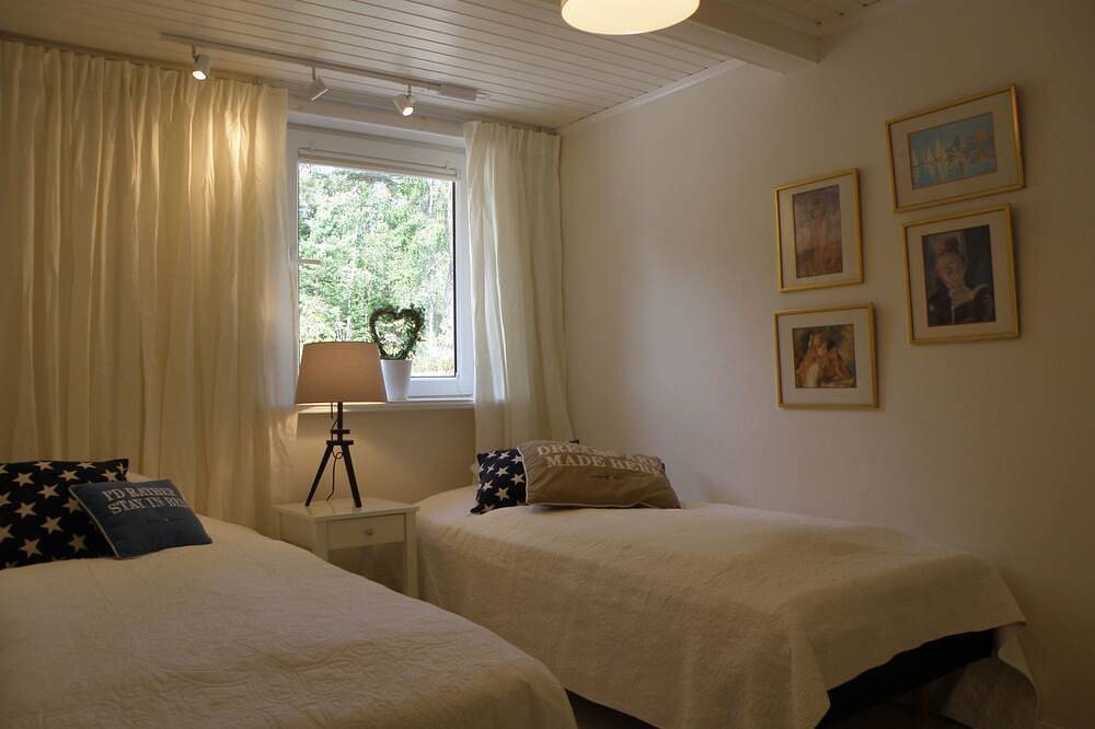 Wunderschönes Haus in einer fantastischen Natur am Meer by Interhome in Stenungsund, Norra Västkusten