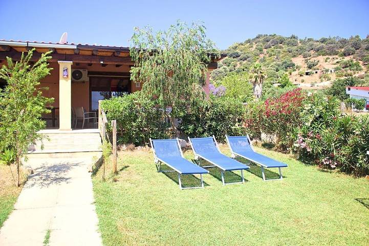 Gîte pour 4 personnes, avec jardin et balcon dans Cardedu