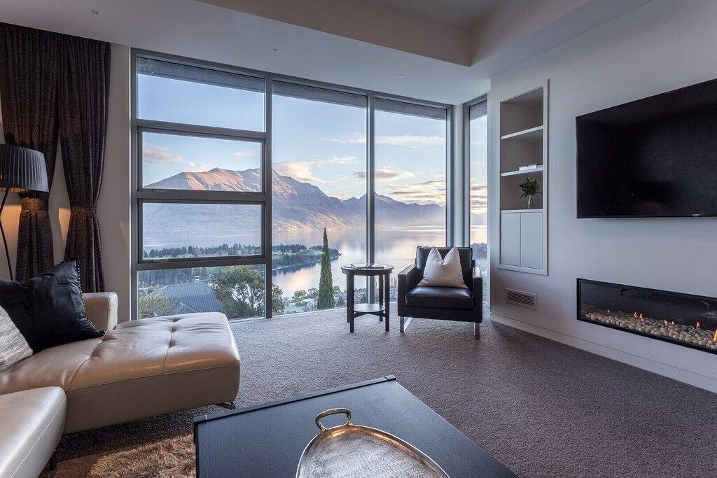 Views on Edinburgh | Every room has a view in Queenstown, Otago