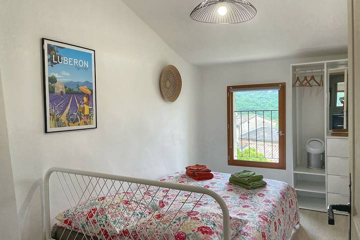 Location de vacances pour 6 personnes, avec terrasse et jardin à Saignon - 2