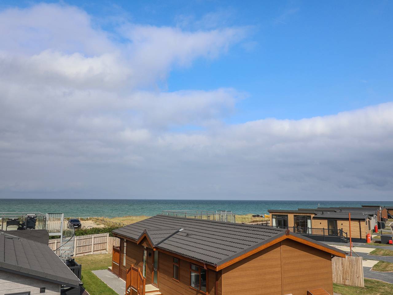 Sandy Snug in Broomholm, Norfolk Coast
