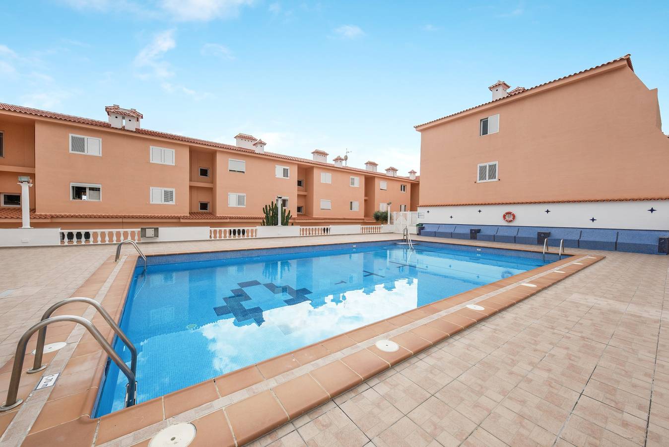 Ganze Wohnung, Charmante Ferienwohnung "Junto al Mar" mit Meerblick, Pool, Wlan & Terrasse in Punta Larga, Las Caletillas