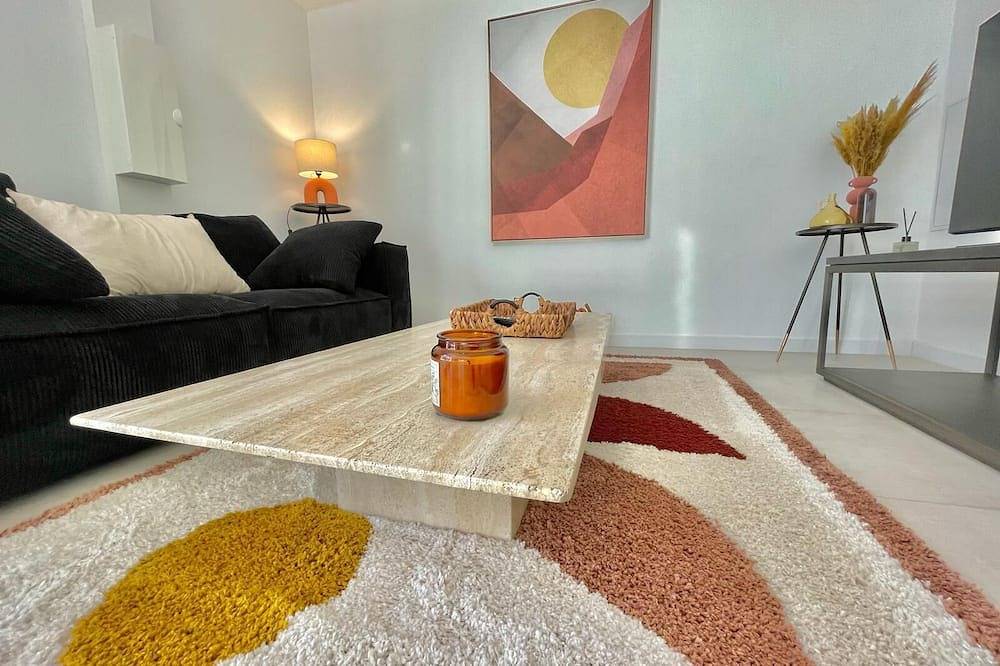 Entire apartment, Grand Appartement Moderne in Lunel-Viel, Côte d'Améthyste