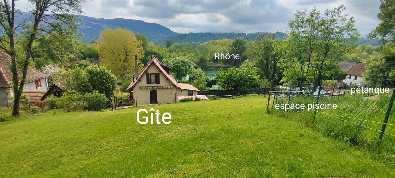 Le Machaon , Gîte rural *** avec espace piscine privé in Brégnier-Cordon, Belley