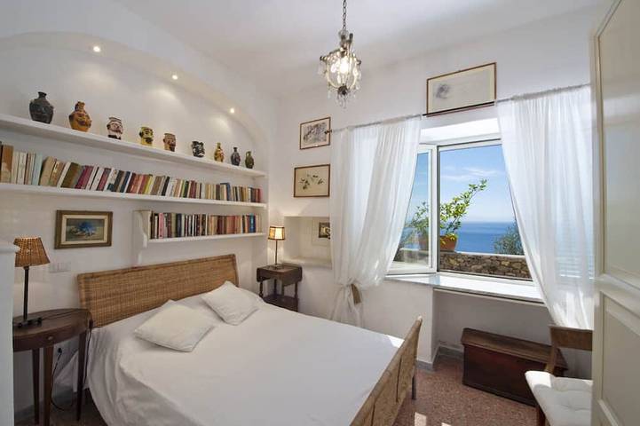 Villa La Delfinella large property for families and non in Praiano, Sorrento Coast