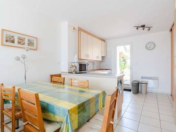 Maison De Vacances pour 4 Personnes dans Saint Pierre la Mer, Fleury, Photo 4