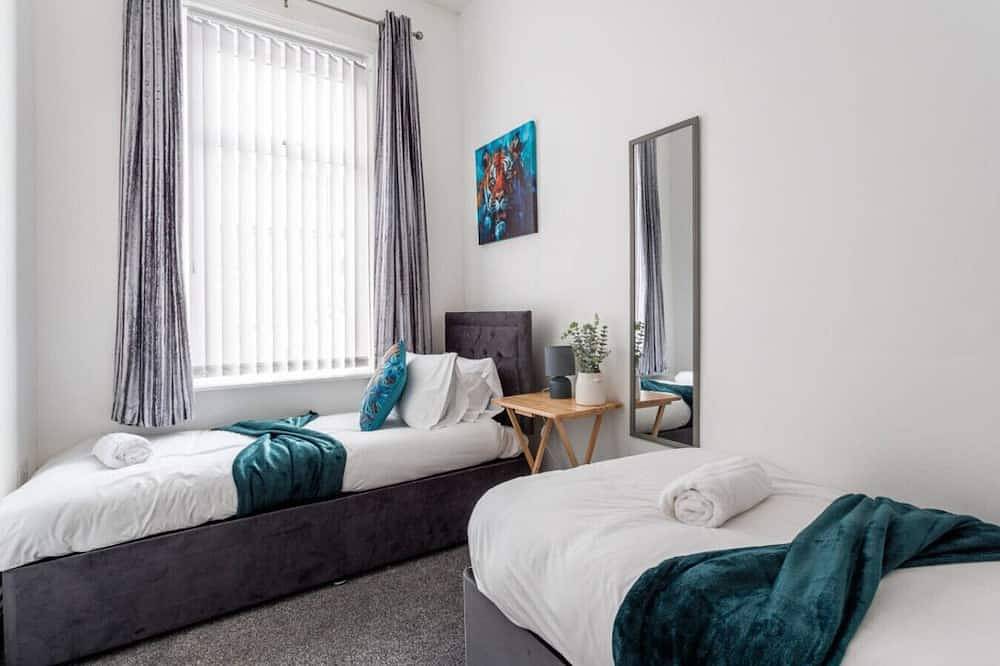 Newly Renovated 3Br House near hospital & uni in Sunderland