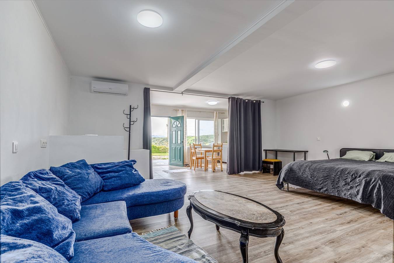 Appartement entier, Appartement 'Apartamento T2 Praia Do Almoxarife' avec vue sur la mer, Wi-Fi et climatisation in Praia do Almoxarife, Faial