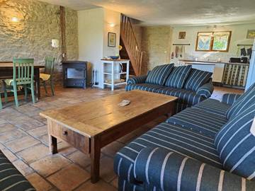 Gîte pour 4 personnes, avec piscine ainsi que jardin et vue à Montferrand