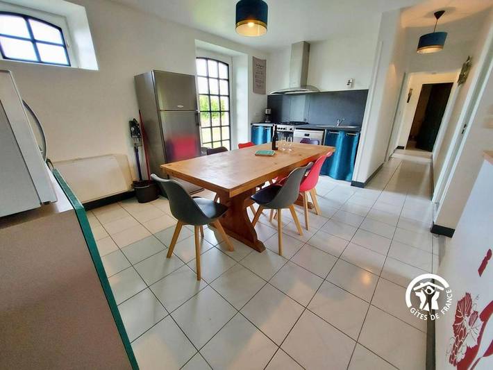 Location de vacances pour 6 personnes, avec terrasse et jardin dans Saint-Jean-sur-Mayenne - 2