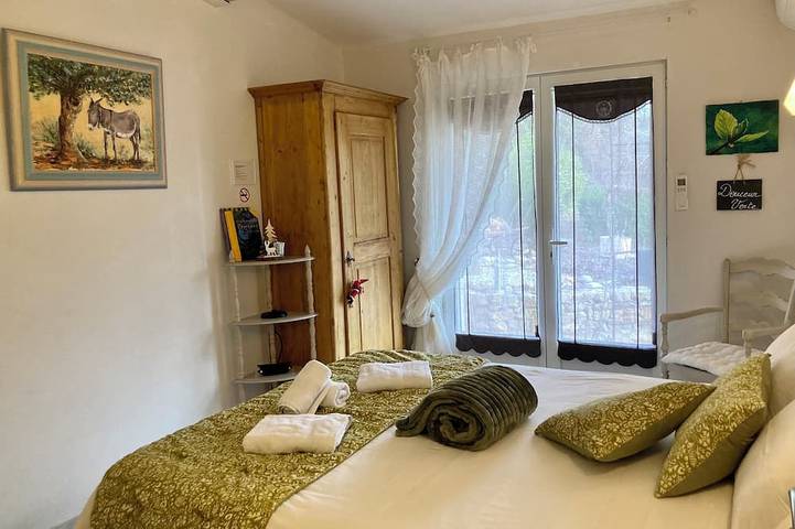 Chambre d’hôte pour 4 personnes, avec piscine à Cotignac - 4