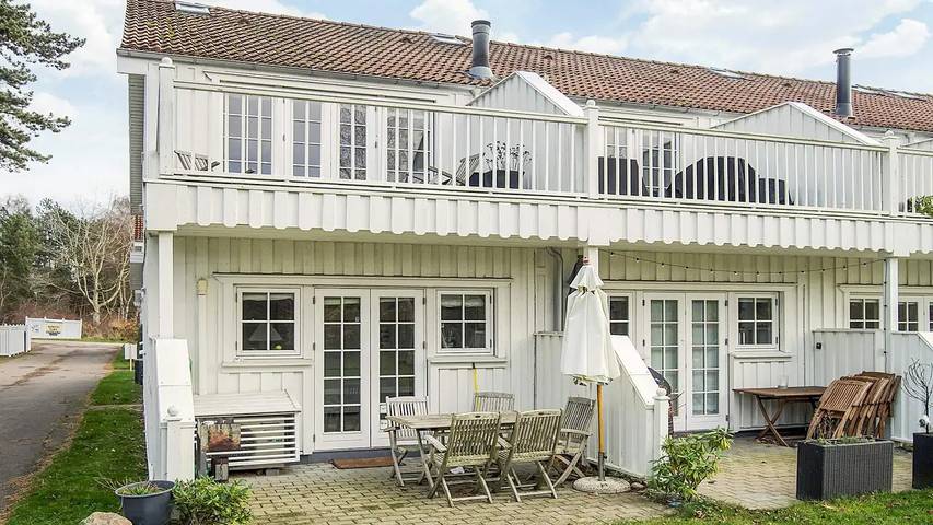 Vacation rental for 9 people, with sauna and hot tub as well as pool and terrace in Zealand