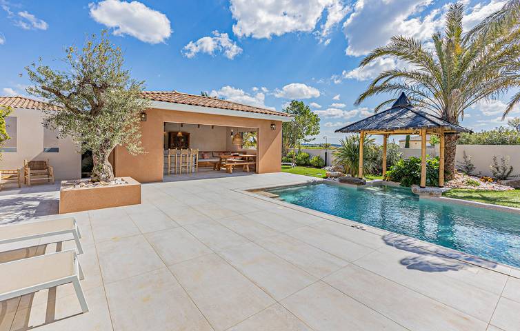 Location de vacances pour 12 personnes, avec piscine ainsi que terrasse et jardin à Puimisson - 3