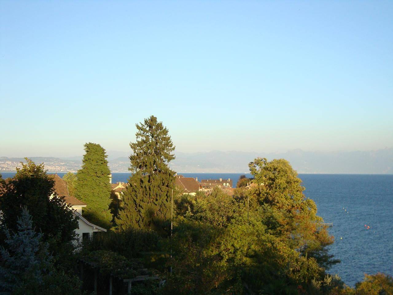 Appartement de vacances entier, Chalet au bord du lac à St-Prex in Saint-Prex, Lac Léman