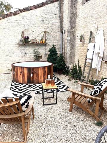 Location de vacances pour 8 personnes, avec piscine ainsi que jacuzzi et jardin, adapté aux familles dans Chives