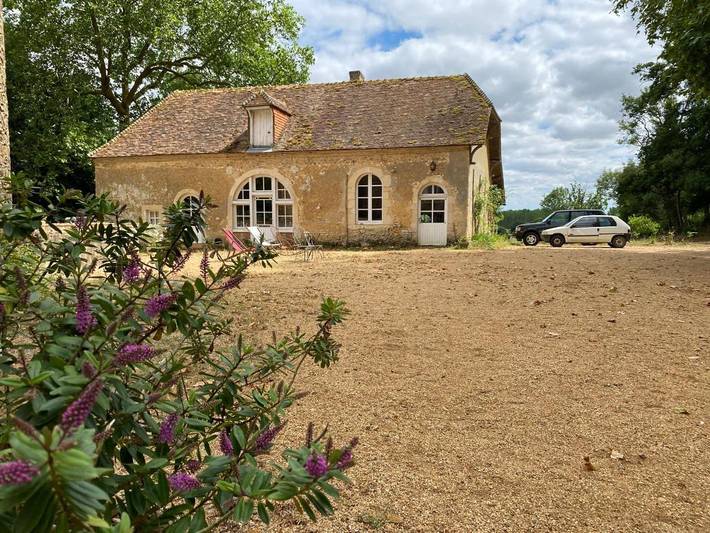 Gîte pour 4 personnes, avec terrasse ainsi que vue et jardin, animaux acceptés dans Saint-Hilaire-le-Lierru