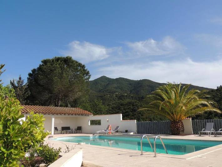 Location de vacances pour 4 personnes, avec jardin ainsi que vue et piscine à Montesquieu-des-Albères - 2