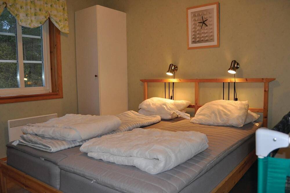 5 bedroom awesome home in Segmon in Grums, Vänern
