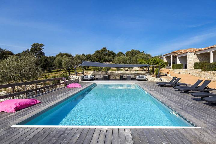 Gîte pour 4 personnes, avec Terrasse et Jardin ainsi que Piscine et Vue