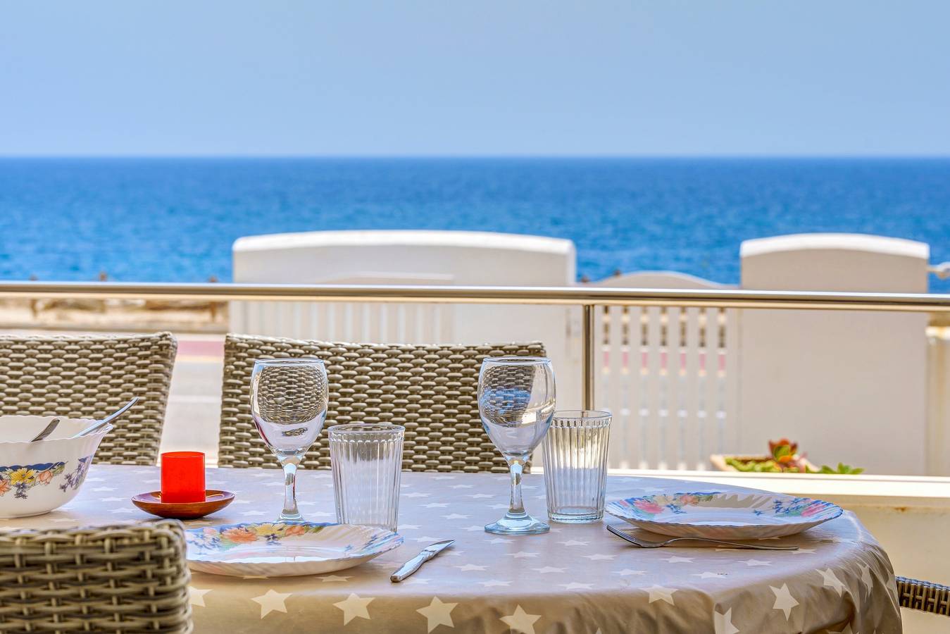 Klimatisiertes Ferienhaus mit Balkon, Terrasse, Meerblick und Wlan in Es Trenc, Campos
