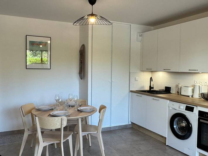 Appartement entier, Appartement 2 pièces à Houlgate, proche plage, avec balcon et parking in Houlgate, Région de Lisieux
