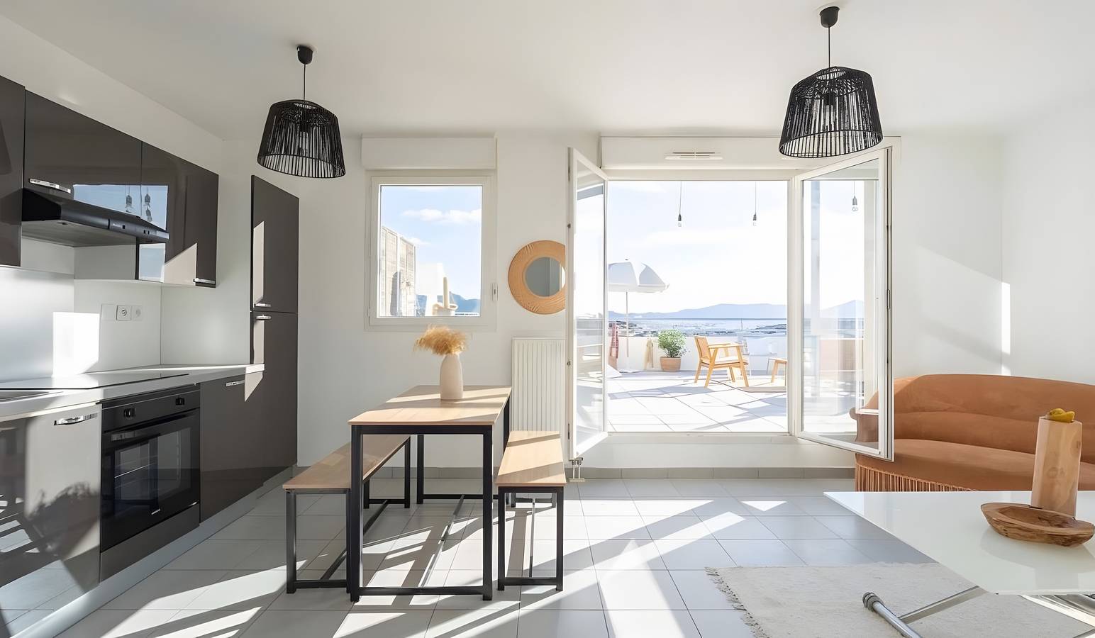 Appartement entier, Appartement « Calme 3 chambres avec terrasse sur le toit » et terrasse partagée in Marseille, Région de Marseille