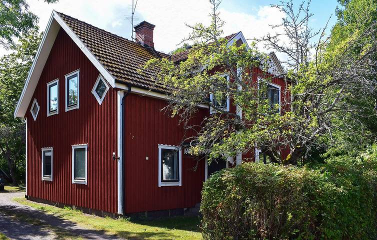 Ferienwohnung für 4 Personen, mit Terrasse und Garten in Hultsfred