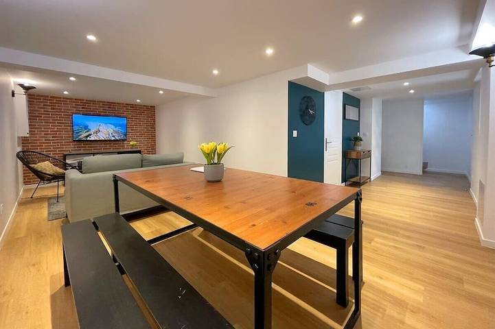 Location de vacances pour 8 personnes, avec balcon et jardin à Tremblay-en-France