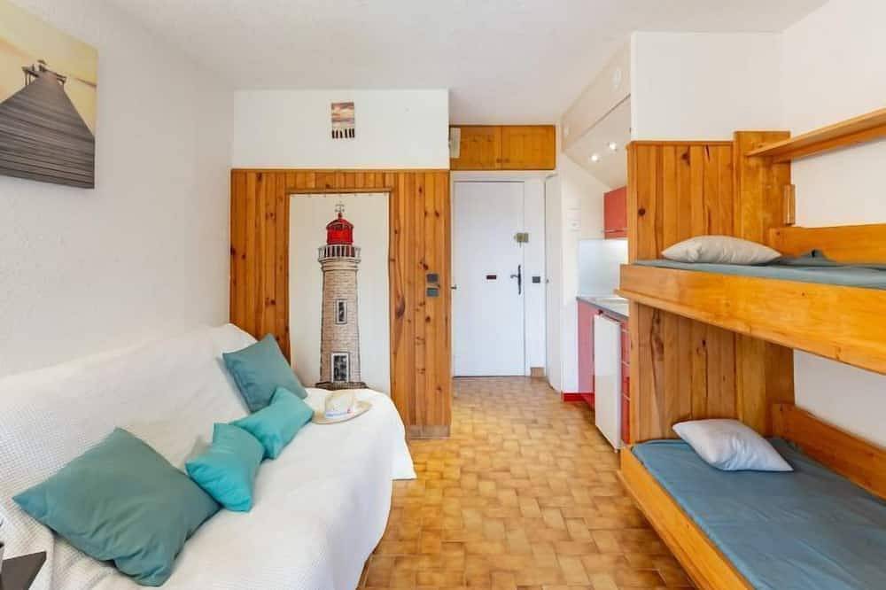 Ganze Wohnung, Les Pescadieres by Interhome in Pramousquier, Le Lavandou