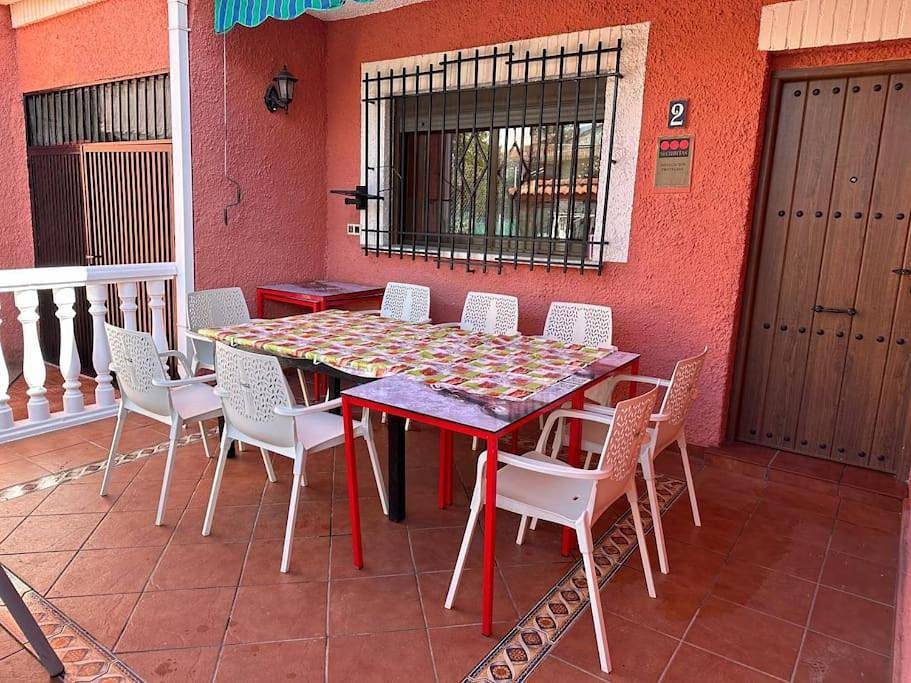 Three-Bedroom House in Pelayos de la Presa, Provincia de Madrid