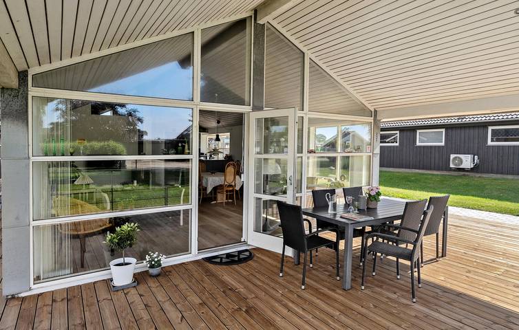 Ferienhaus für 6 Personen, mit Terrasse und Whirlpool sowie Garten und Sauna in Hejsager Strand - 4