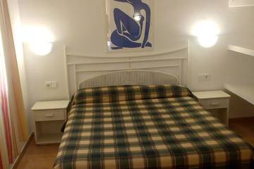 Apartment for 4 People in Santa Eulària des Riu, East Ibiza, Photo 1