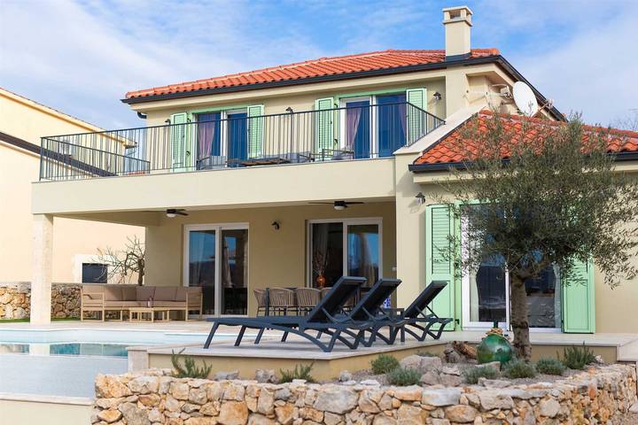 Villa pour 8 personnes, avec terrasse et piscine à Klimno - 4