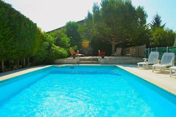 Gîte pour 5 personnes, avec terrasse ainsi que jardin et piscine à Migron