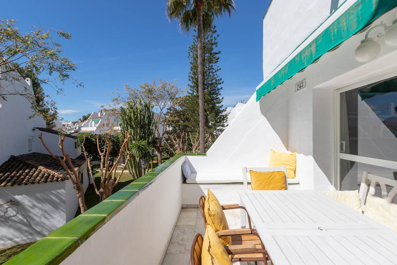 Hel ferieleilighet, Ferieleilighet for 8 personer med badebasseng in Las Chapas, Marbella