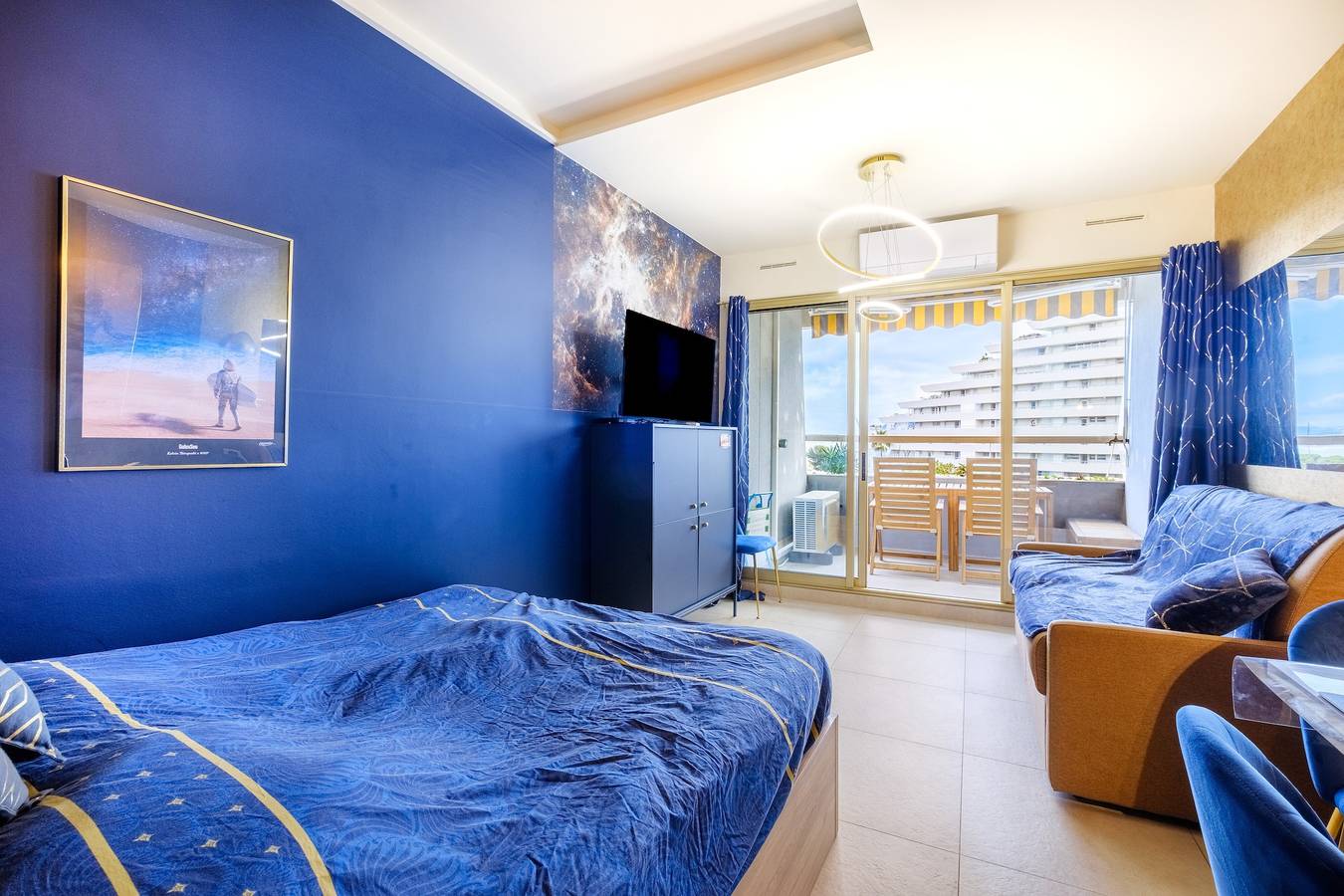 Entire studio, Studio Apartment '4p Blacon Vue Mer - Parking' with Balcony in Villeneuve-Loubet Plage, Villeneuve-Loubet