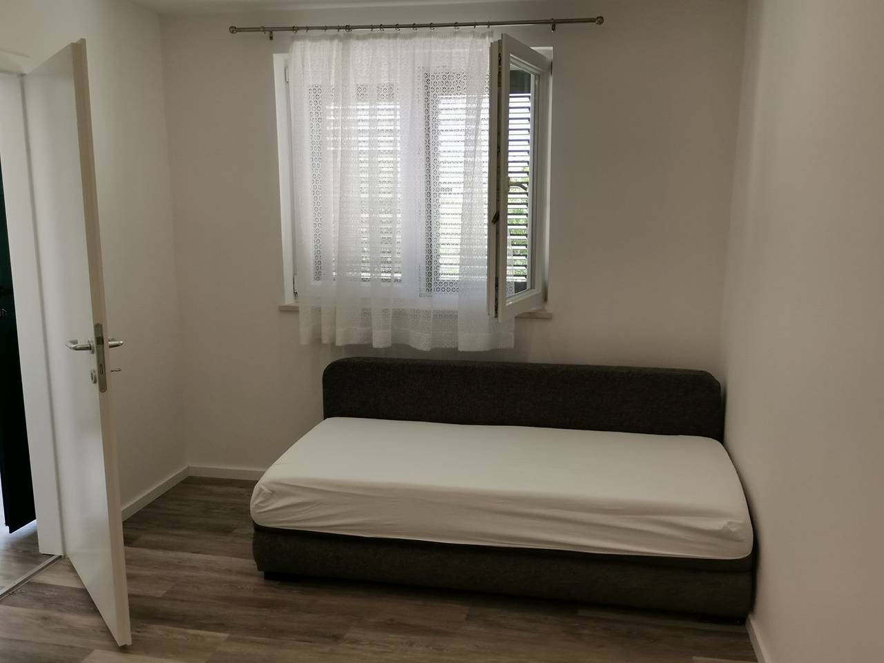 Ganze Wohnung, Ferienwohnung für 3 Personen mit Balkon/Terrasse in Primosten, Šibenik-Knin