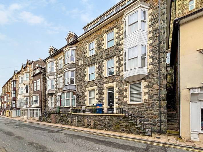 Apartment for 8 people, with garden in Barmouth