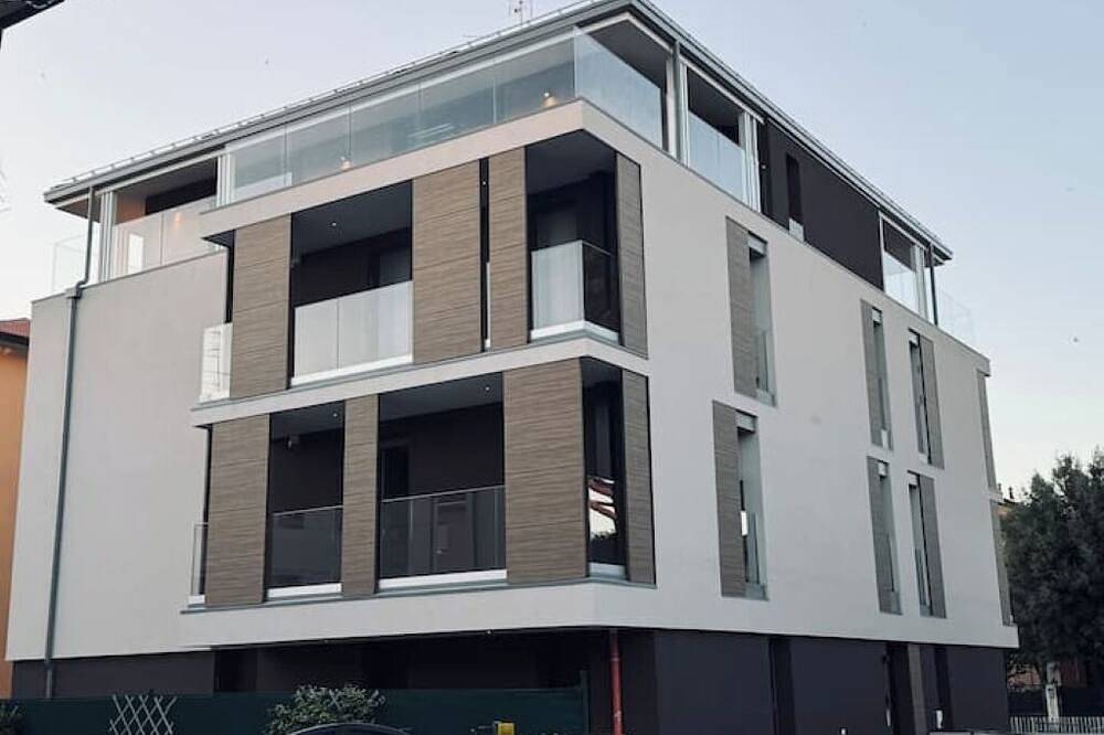 Appartement entier, Ground floor apartment, elegant new in Imola, Province de Bologne