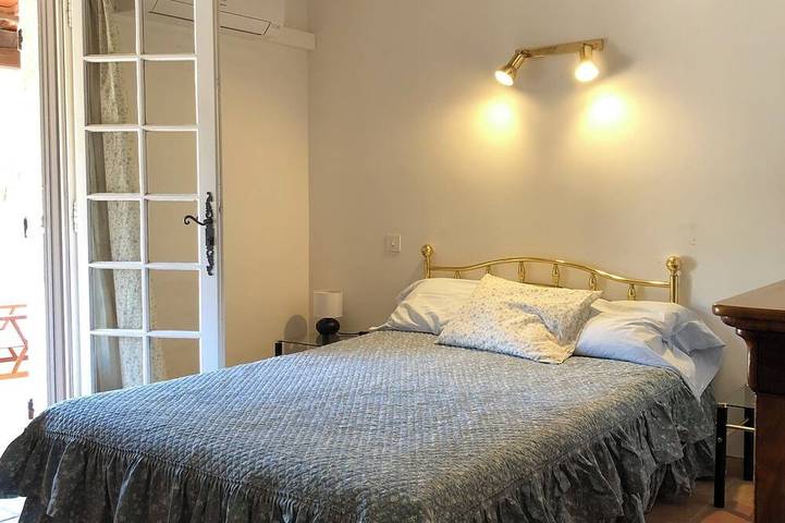 Location de vacances pour 6 personnes, avec jardin et terrasse, animaux acceptés à Belgentier - 4