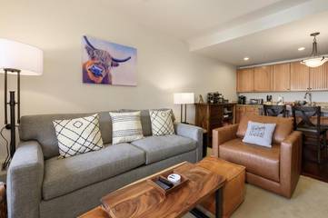Gîte pour 4 personnes, avec piscine et jacuzzi à Granby