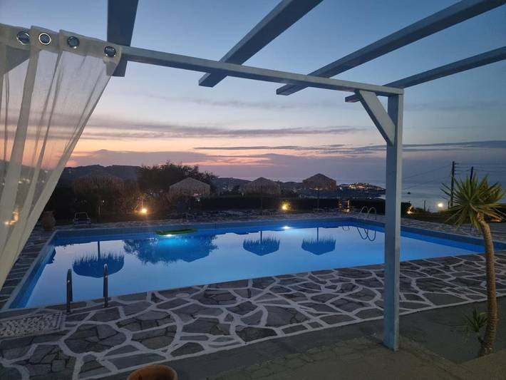 Appart’hôtel pour 2 personnes, avec jardin ainsi que piscine et vue