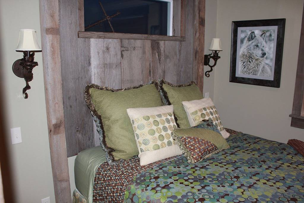 Vacation House for 4 Guests in Custer Gallatin National Forest, Montana