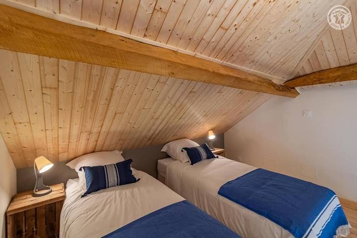 Location de vacances pour 6 personnes, avec terrasse et jardin dans La Biolle - 3